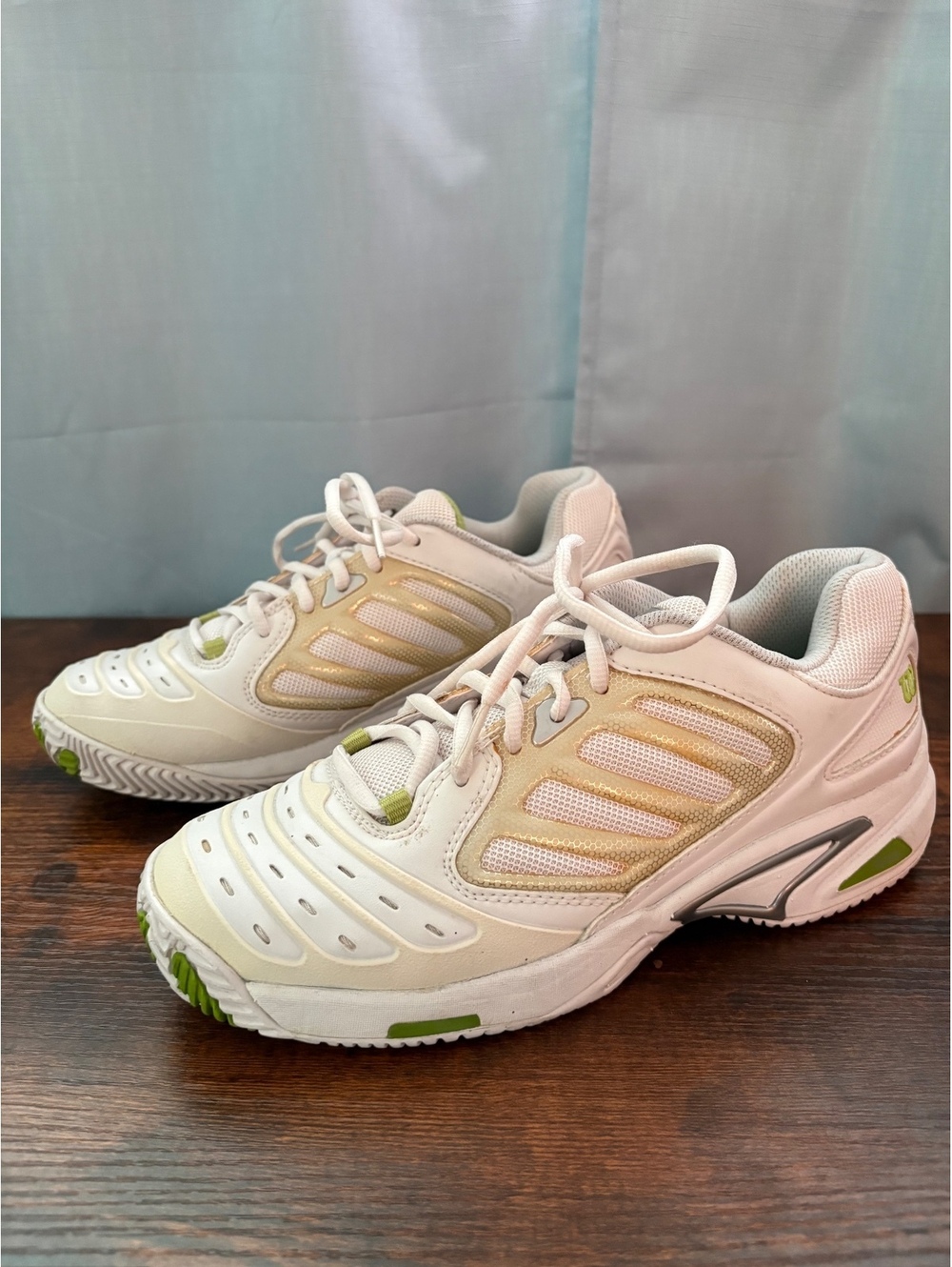 Wilson Women’s Tennis Court Shoes White Green Size 7.5